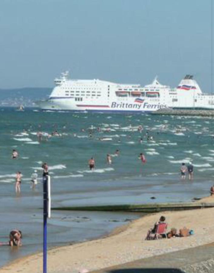 Le Riva Plage Appartement Ouistreham Exteriér fotografie